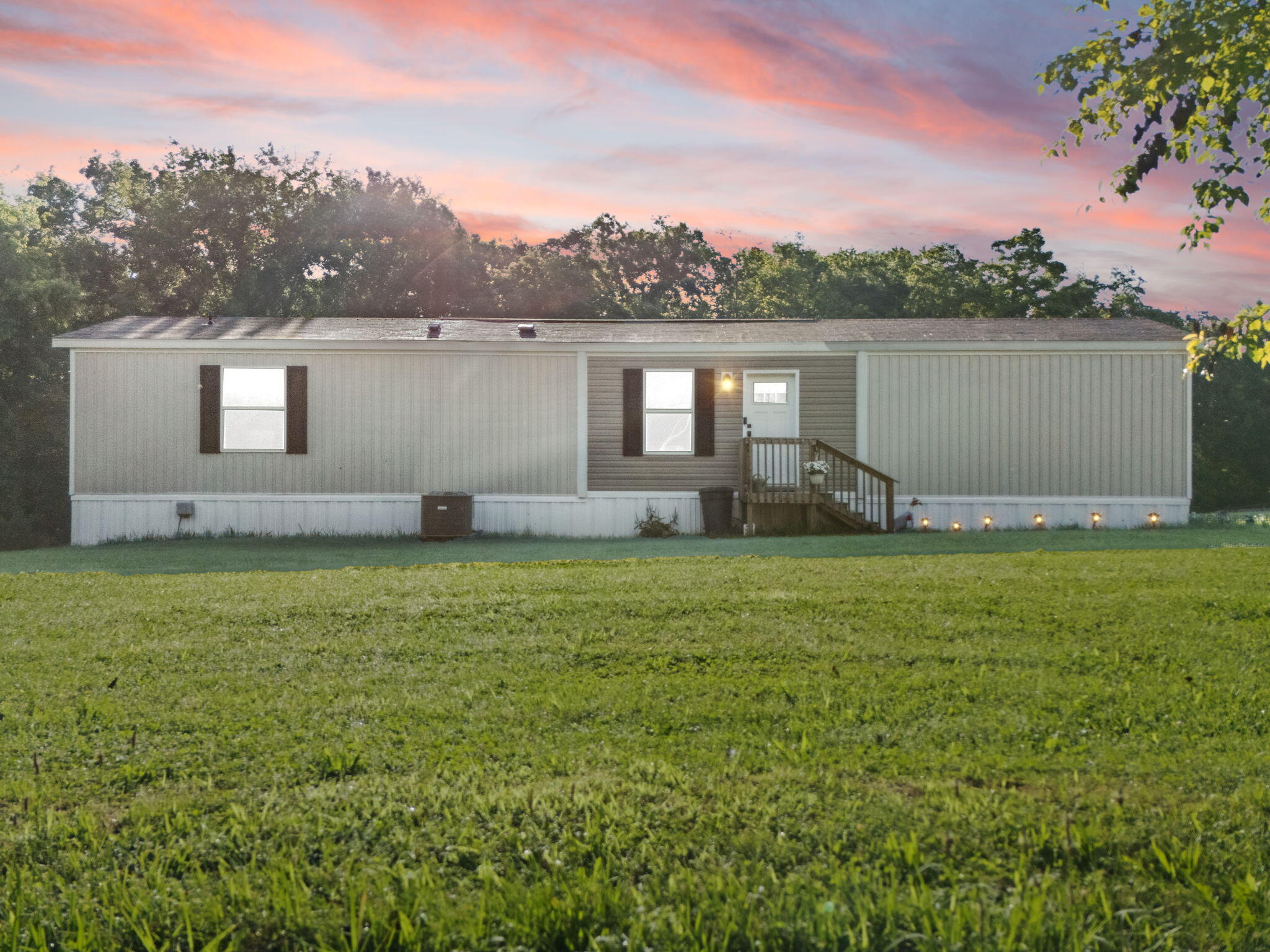 Winchester, Kentucky 40391, United States, 3 Bedrooms Bedrooms, ,2 BathroomsBathrooms,Residential,Contingent,157381