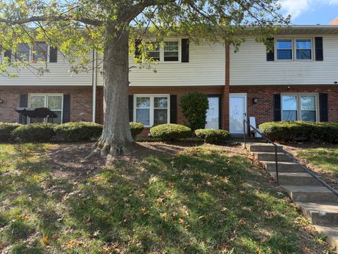 Photo of 410 Macadam Drive, Lexington, KY 40517 (MLS # 25502981)