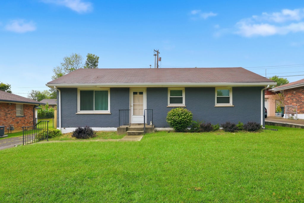 Photo of 309 Larkwood Drive, Lexington, KY 40509 (MLS # 26025939)