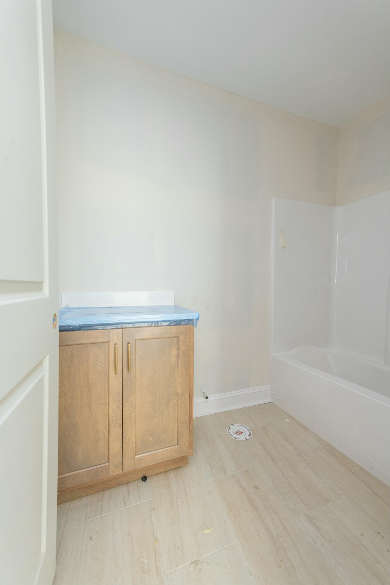 Richmond, Kentucky 40475, United States, 4 Bedrooms Bedrooms, ,4 BathroomsBathrooms,Residential,Active,1226