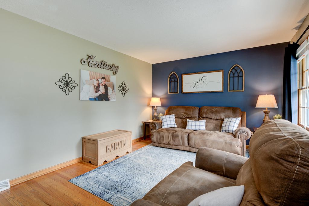 Photo of 11610 Semillon Lane, Louisville, KY 40272 (MLS # 25505049)