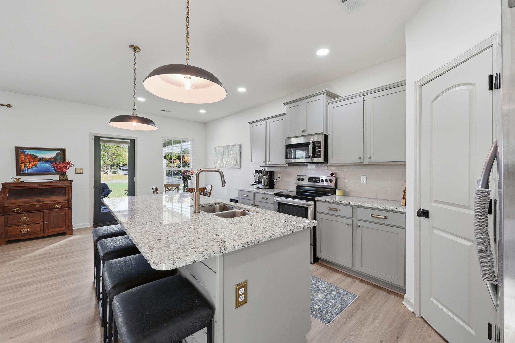 1521 Hayfield Flat