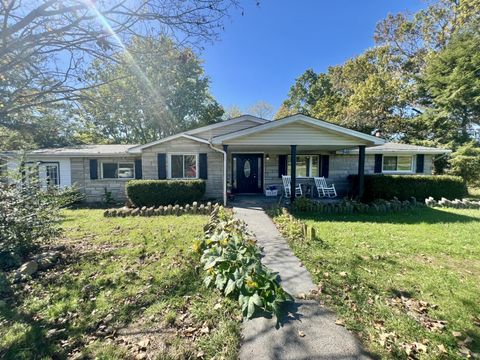 Photo of 605 Reynolds Road, East Bernstadt, KY 40729 (MLS # 25503362)