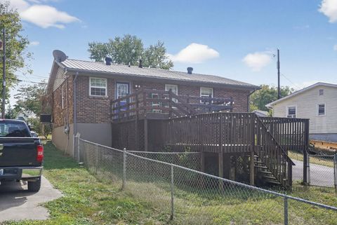 Photo of 405 Chambers Street, Paris, KY 40361 (MLS # 25502004)