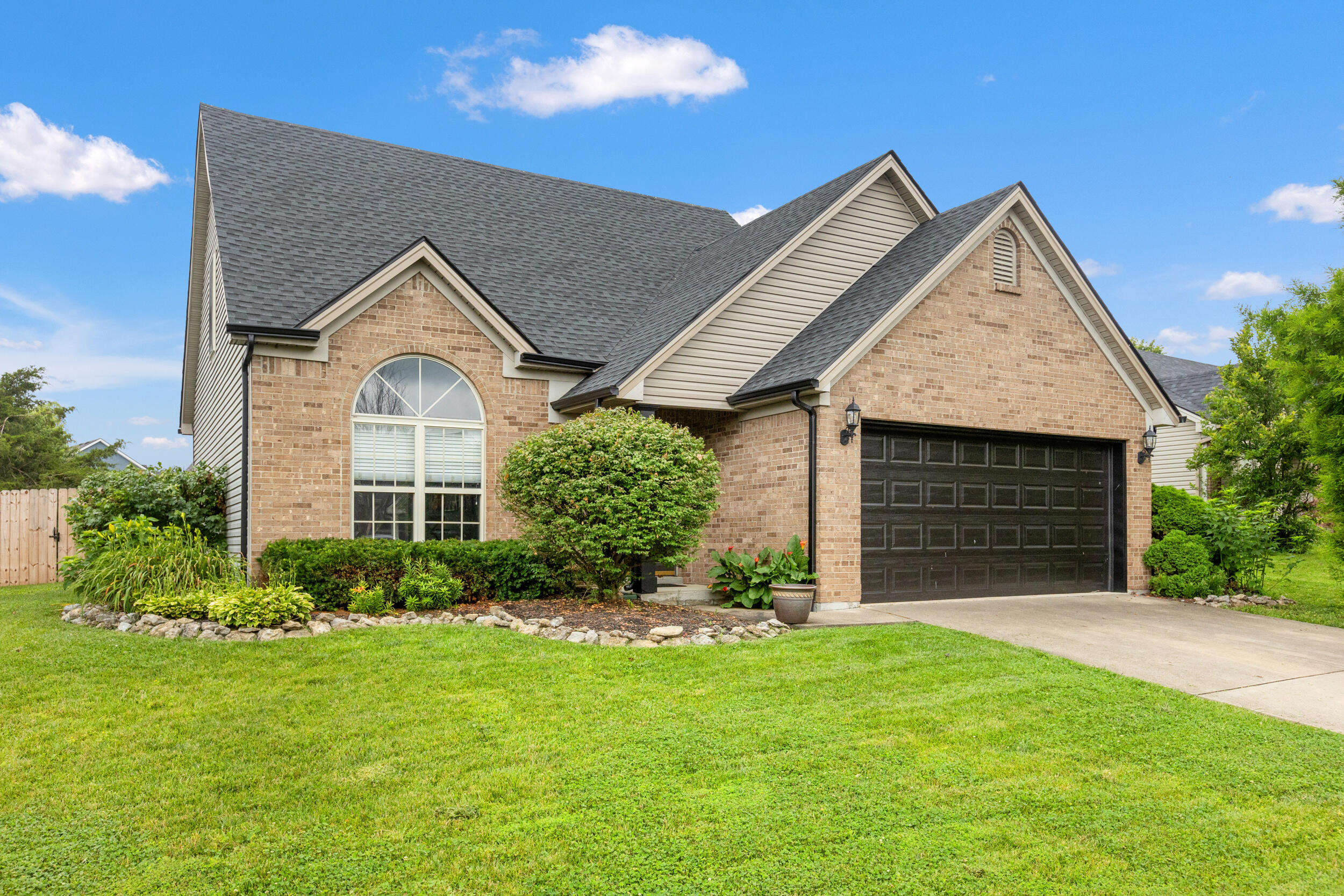 Richmond, Kentucky 40475, United States, 3 Bedrooms Bedrooms, ,2 BathroomsBathrooms,Residential,Active,160428