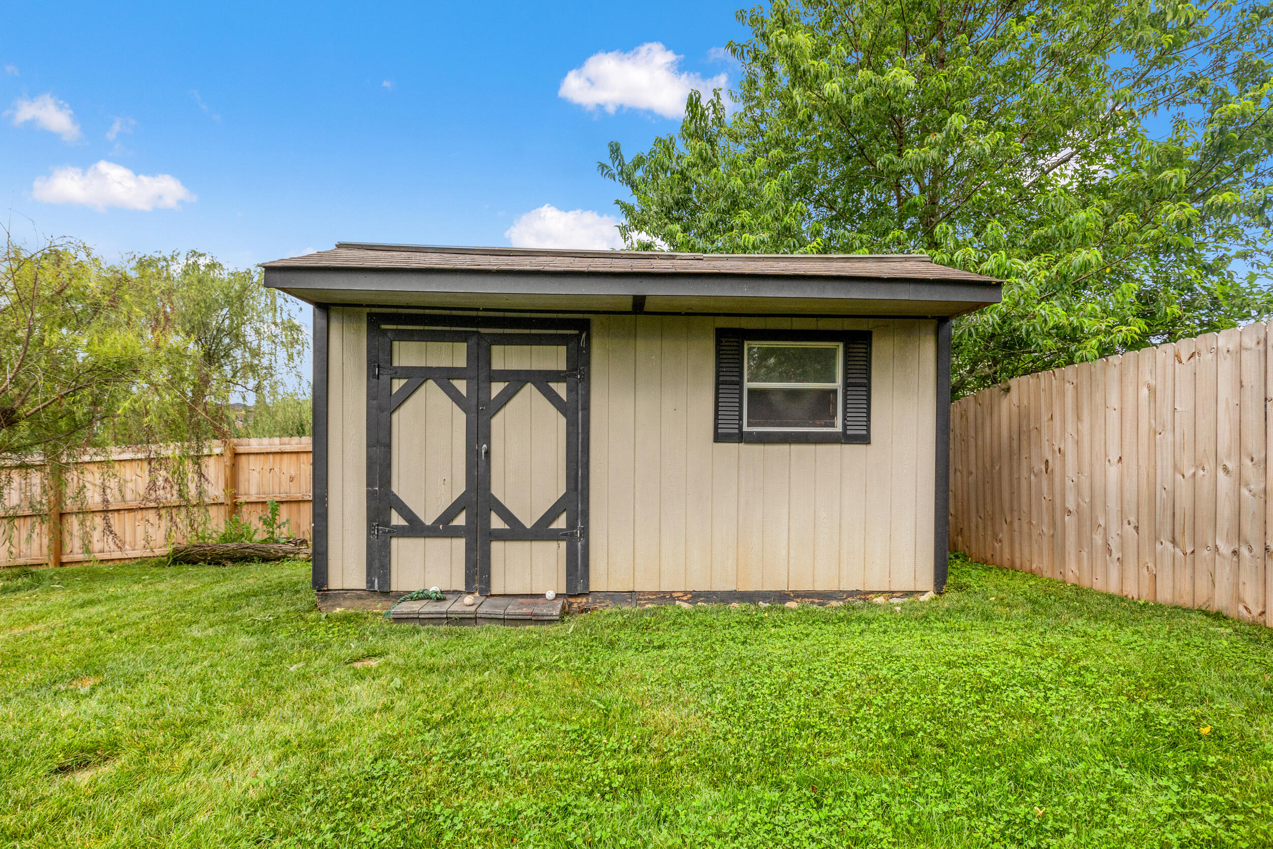 Richmond, Kentucky 40475, United States, 3 Bedrooms Bedrooms, ,2 BathroomsBathrooms,Residential,Active,160428