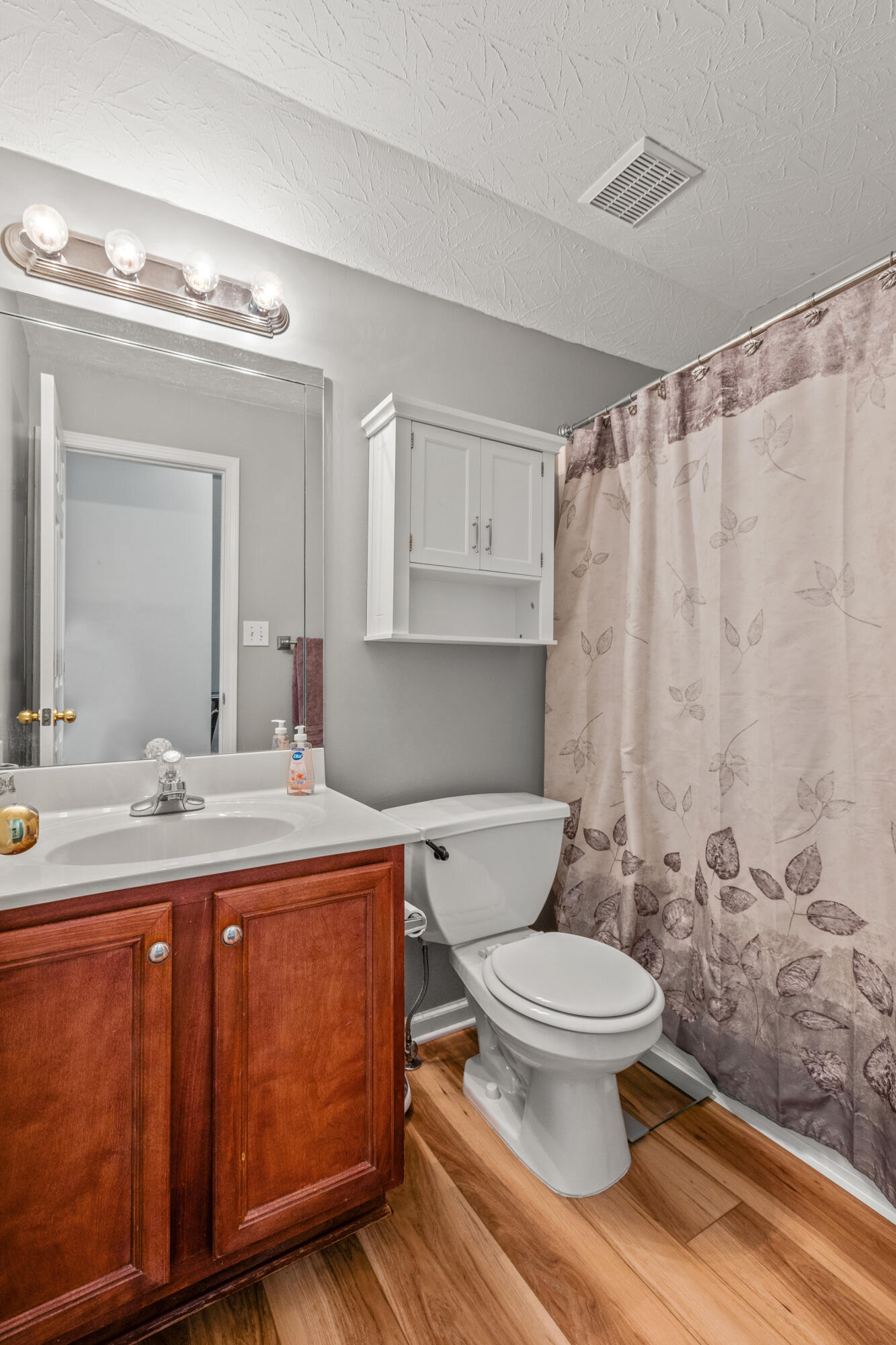 Richmond, Kentucky 40475, United States, 3 Bedrooms Bedrooms, ,2 BathroomsBathrooms,Residential,Active,160428