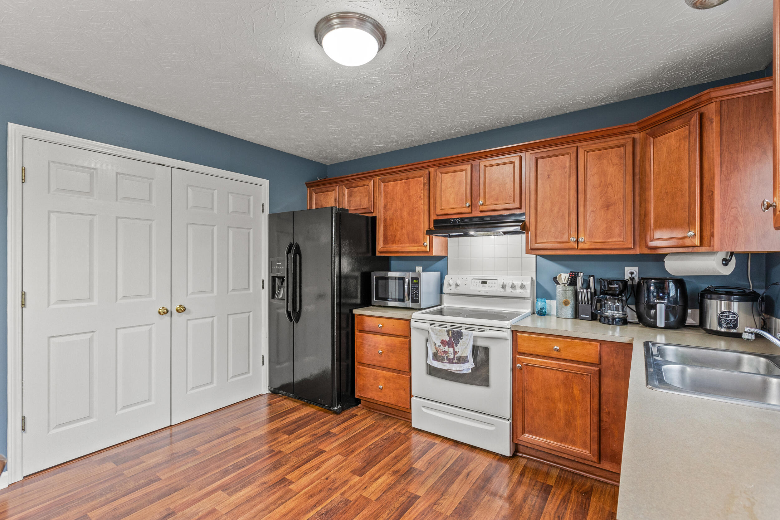 Richmond, Kentucky 40475, United States, 3 Bedrooms Bedrooms, ,2 BathroomsBathrooms,Residential,Active,160428