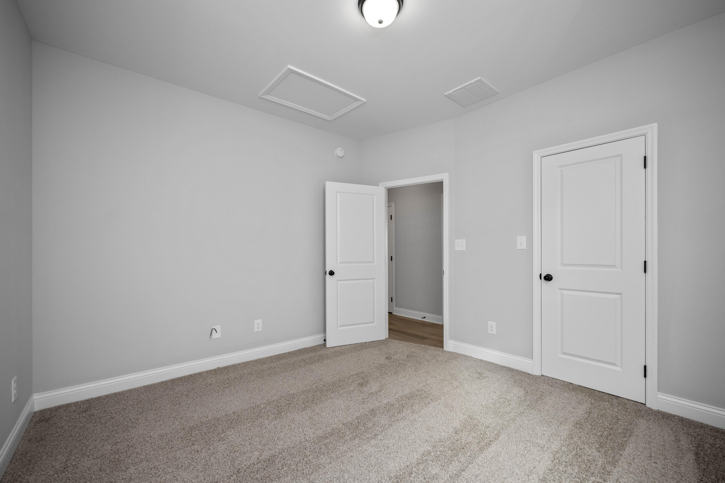 Richmond, Kentucky 40475, United States, 3 Bedrooms Bedrooms, ,2 BathroomsBathrooms,Residential,Pending,51000