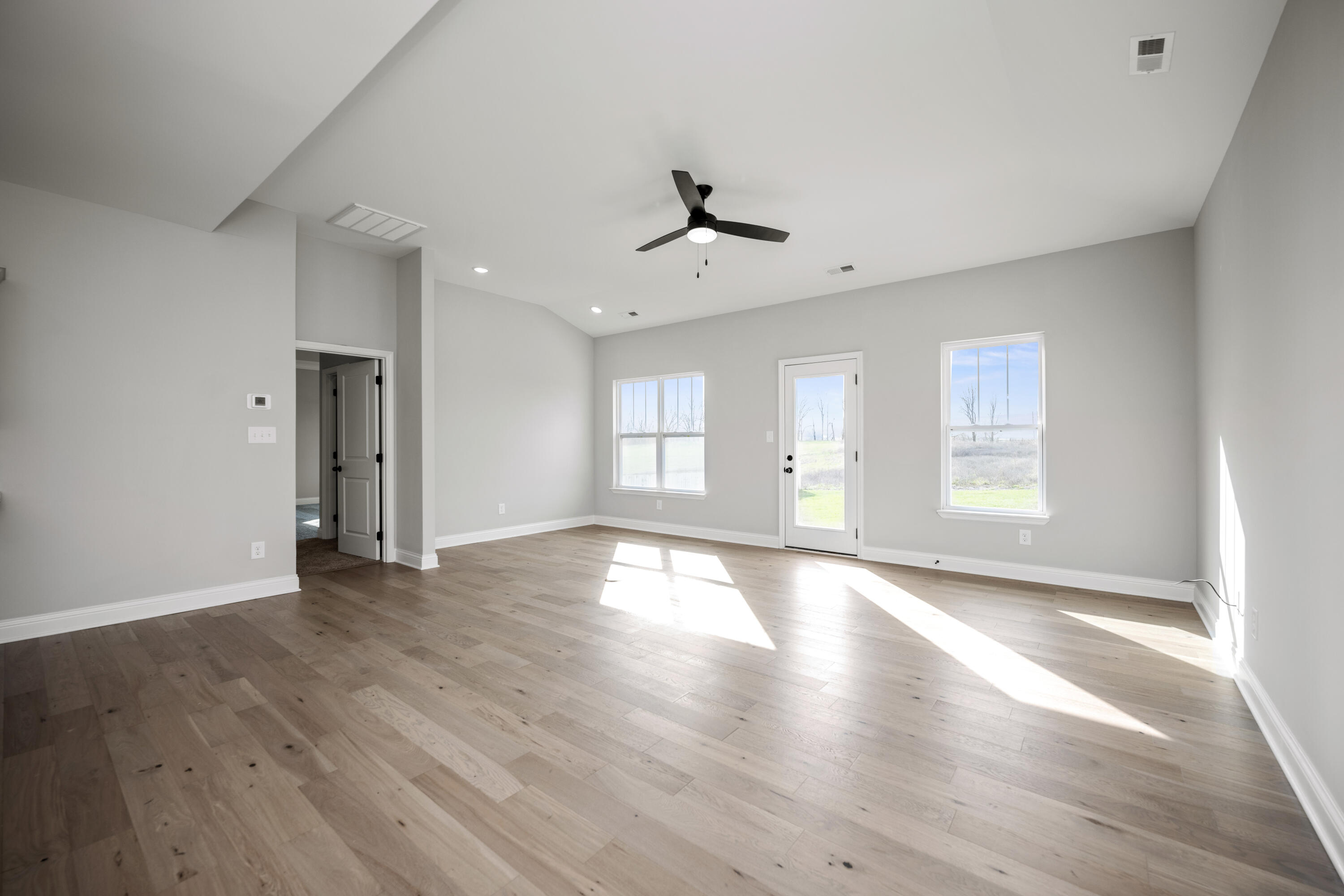 Richmond, Kentucky 40475, United States, 3 Bedrooms Bedrooms, ,2 BathroomsBathrooms,Residential,Pending,51000