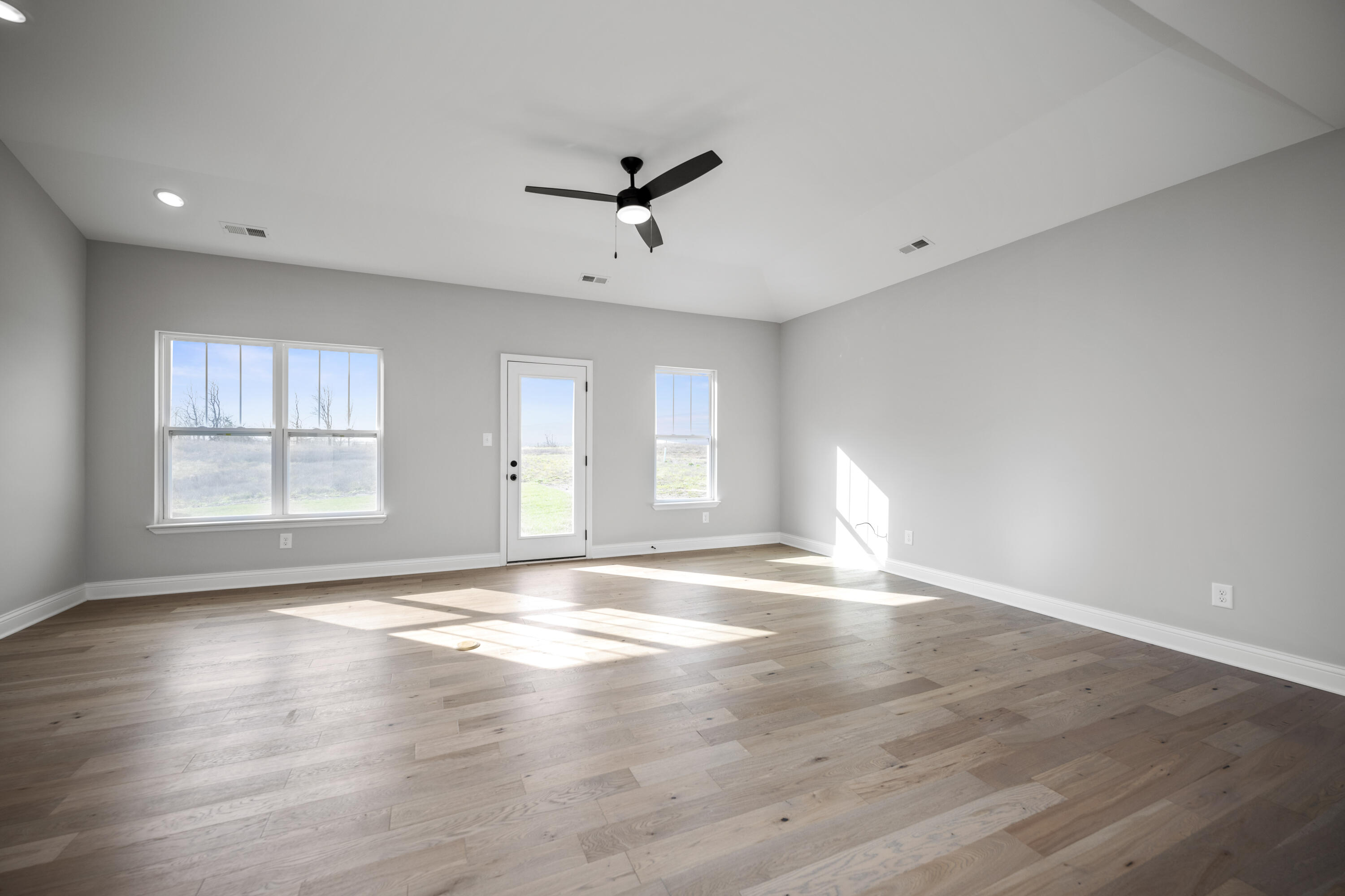 Richmond, Kentucky 40475, United States, 3 Bedrooms Bedrooms, ,2 BathroomsBathrooms,Residential,Pending,51000