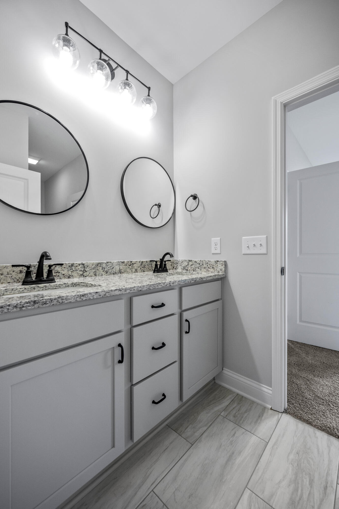 Richmond, Kentucky 40475, United States, 3 Bedrooms Bedrooms, ,2 BathroomsBathrooms,Residential,Pending,51000