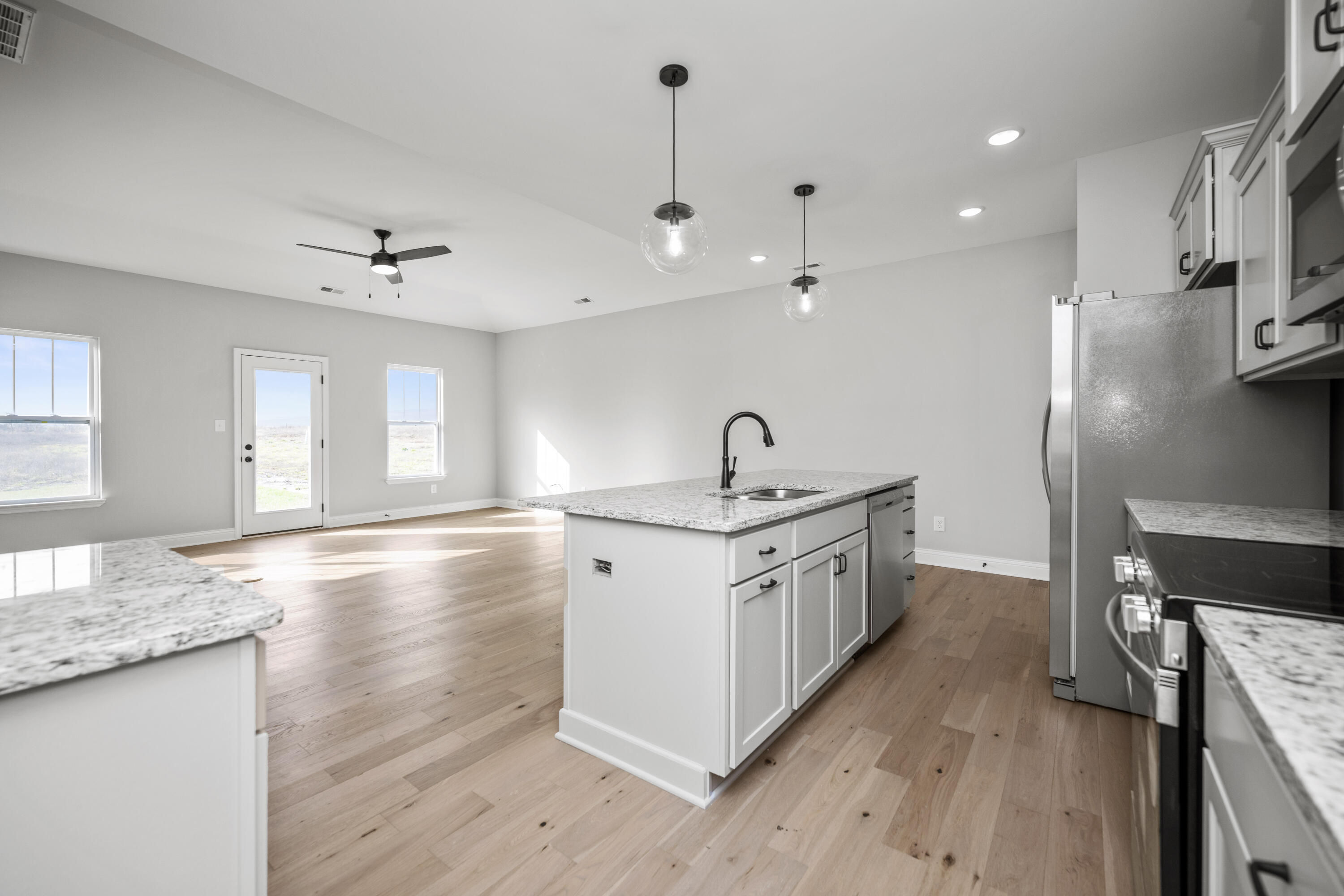 Richmond, Kentucky 40475, United States, 3 Bedrooms Bedrooms, ,2 BathroomsBathrooms,Residential,Pending,51000