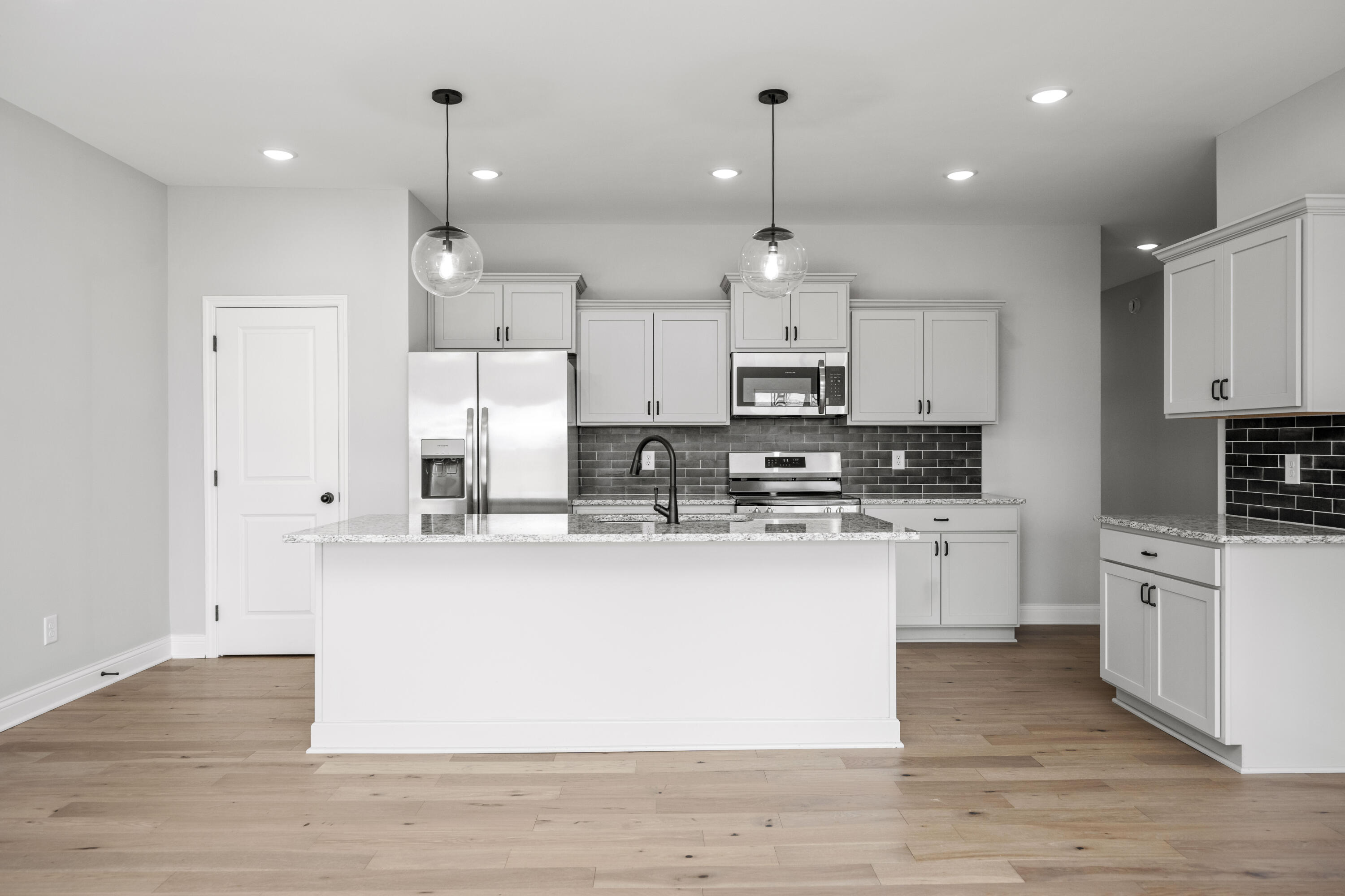 Richmond, Kentucky 40475, United States, 3 Bedrooms Bedrooms, ,2 BathroomsBathrooms,Residential,Pending,51000