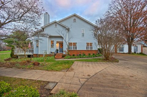 Photo of 1052 Griffin Gate Drive, Lexington, KY 40511 (MLS # 25507010)