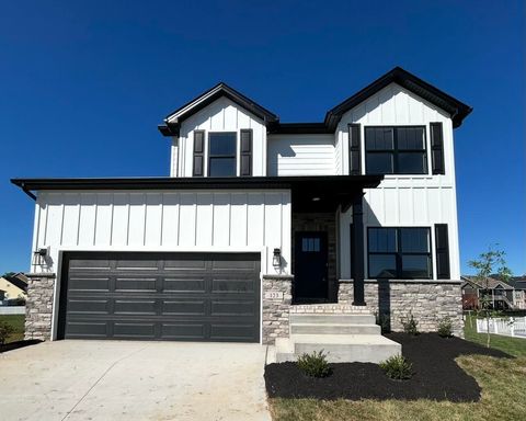 Photo of 123 Charleston Circle, Georgetown, KY 40324 (MLS # 25007387)