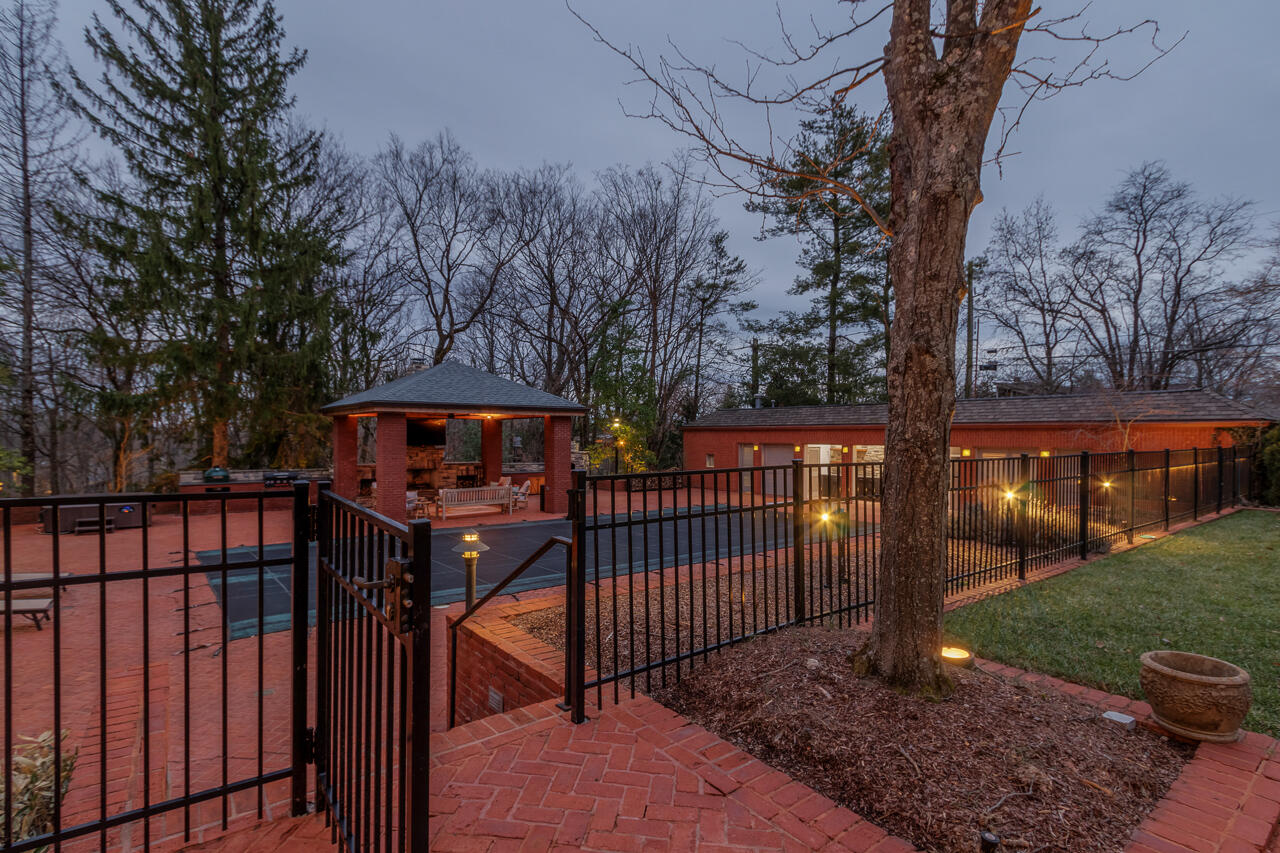 3105 Warrenwood Wynd