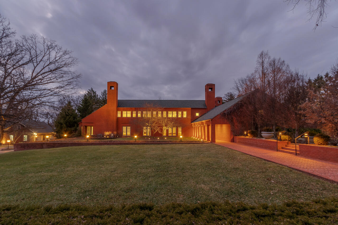 3105 Warrenwood Wynd