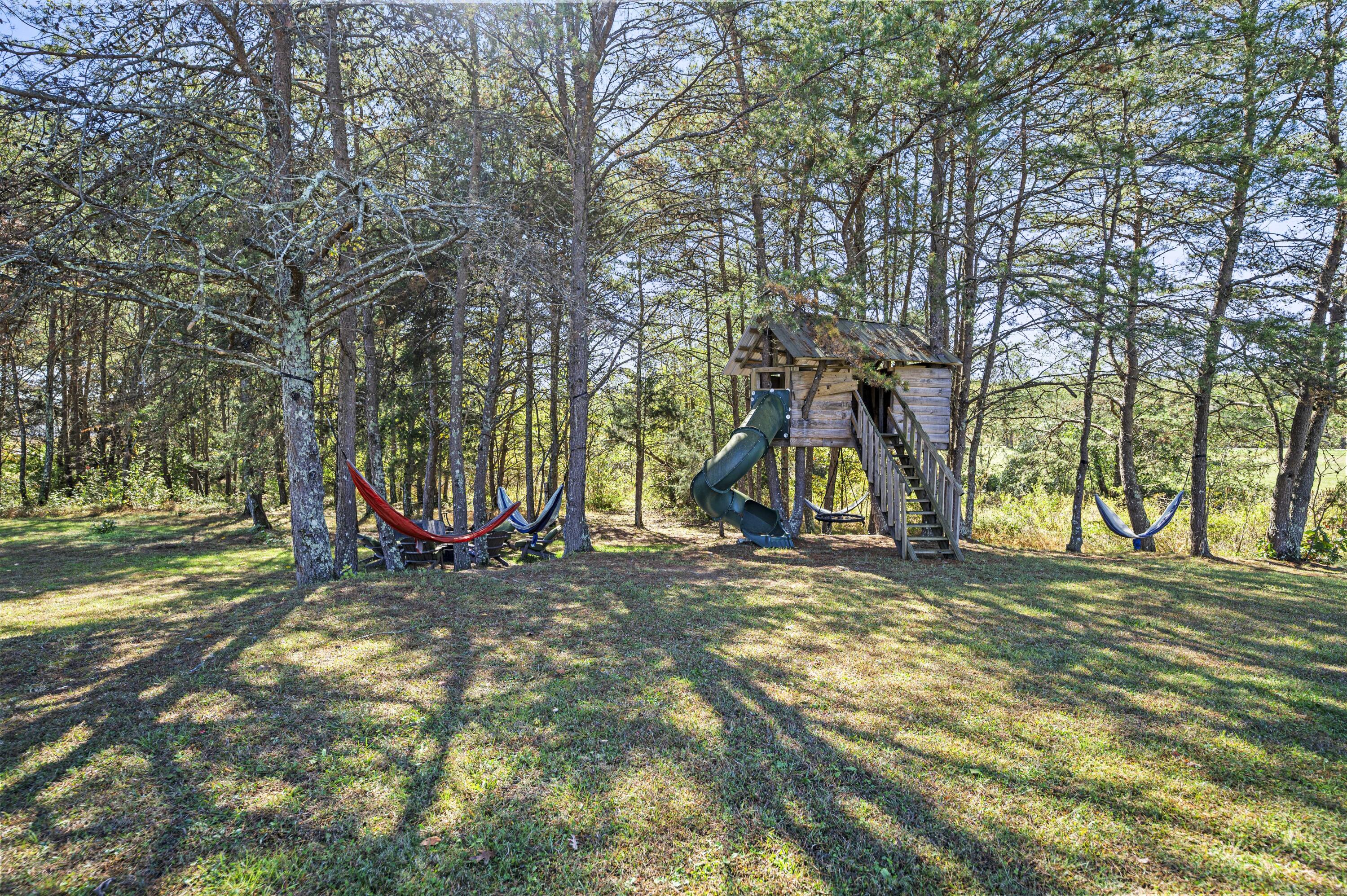 Berea, Kentucky 40403, United States, 4 Bedrooms Bedrooms, ,3 BathroomsBathrooms,Residential,Active,231394