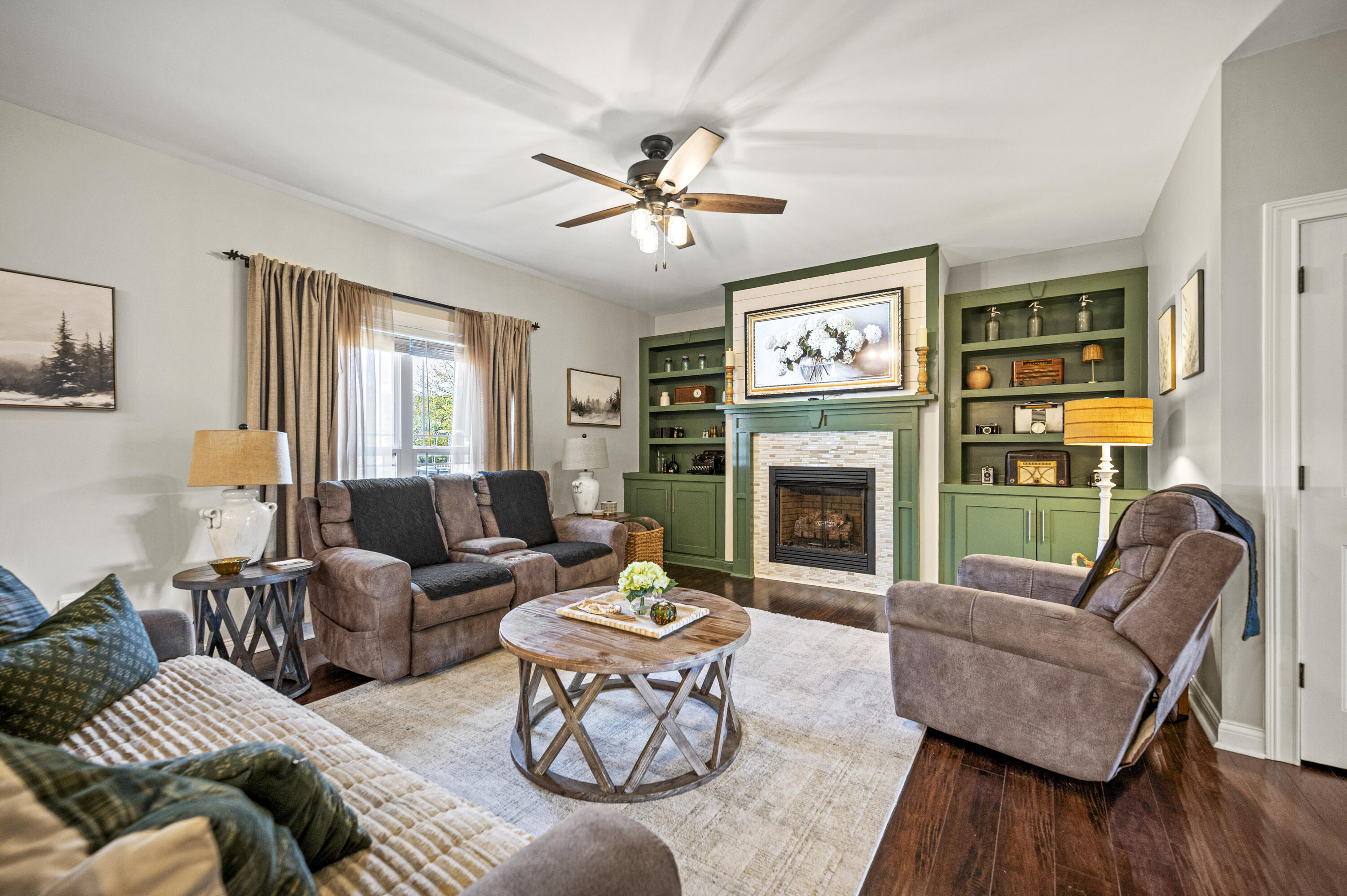 Berea, Kentucky 40403, United States, 4 Bedrooms Bedrooms, ,3 BathroomsBathrooms,Residential,Active,231394