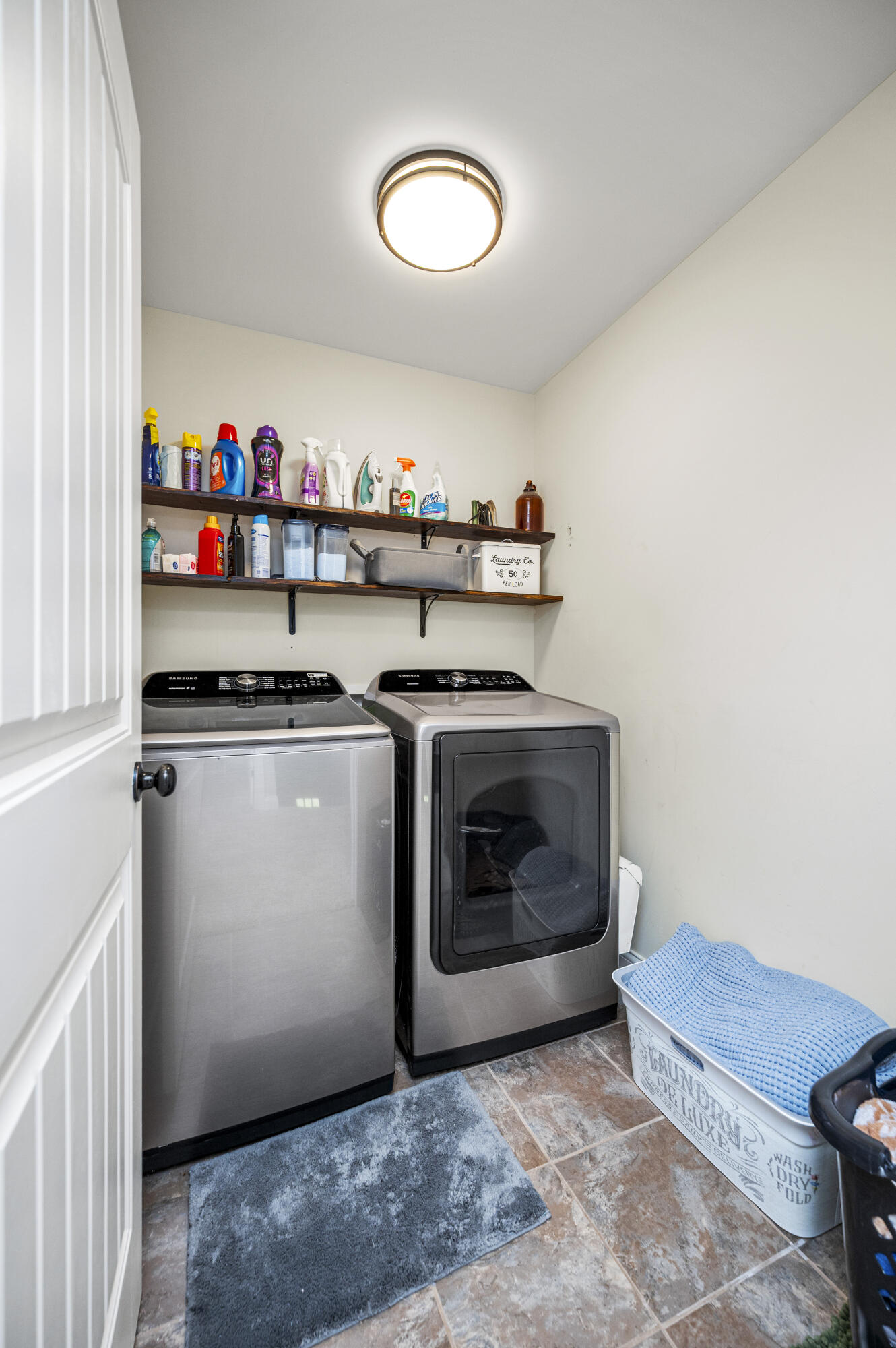 Berea, Kentucky 40403, United States, 4 Bedrooms Bedrooms, ,3 BathroomsBathrooms,Residential,Active,231394