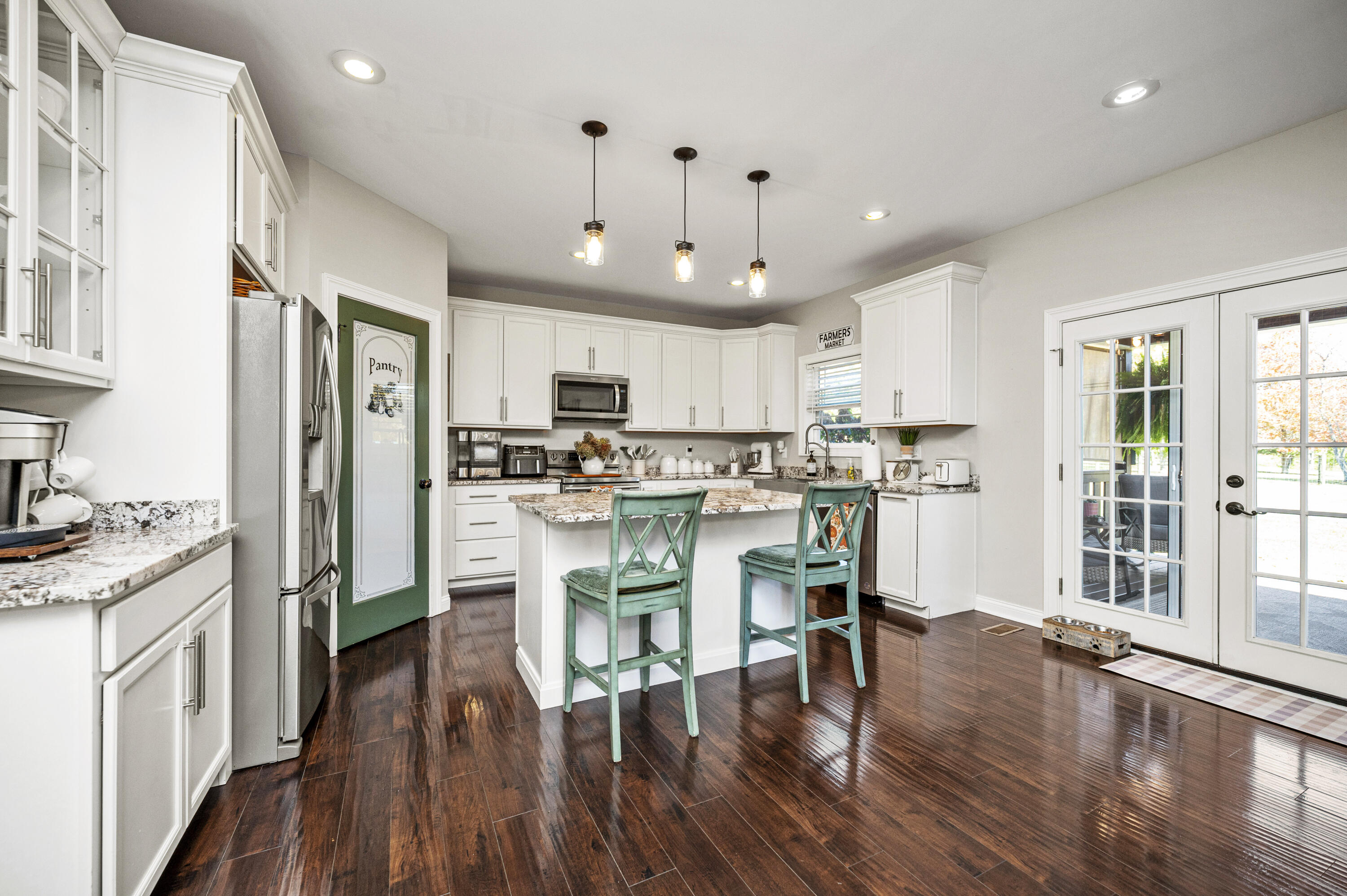 Berea, Kentucky 40403, United States, 4 Bedrooms Bedrooms, ,3 BathroomsBathrooms,Residential,Active,231394