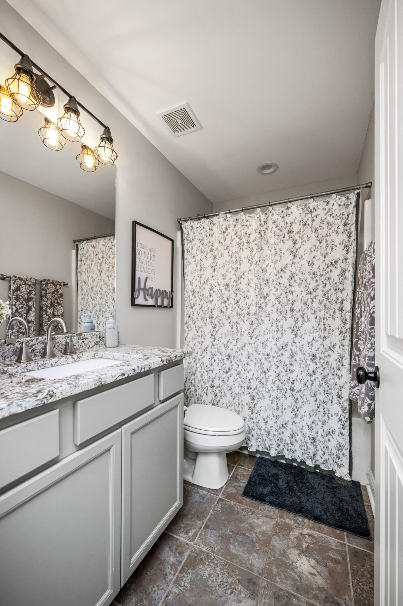 Berea, Kentucky 40403, United States, 4 Bedrooms Bedrooms, ,3 BathroomsBathrooms,Residential,Active,231394