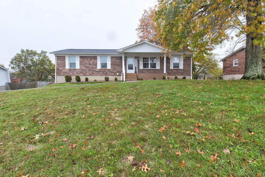 Photo of 212 Woodbine Court, Winchester, KY 40391 (MLS # 25505033)