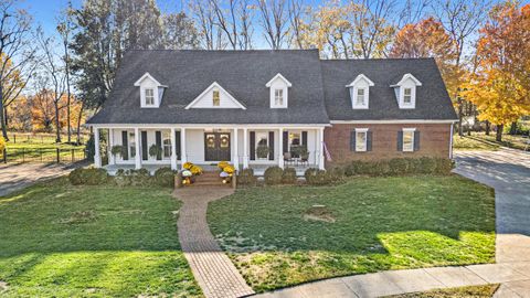 Photo of 2005 Wyndamere Lane, Paris, KY 40361 (MLS # 25507340)