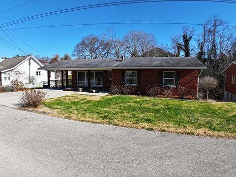 Photo of 414 Riddell Court, Irvine, KY 40336 (MLS # 25507237)