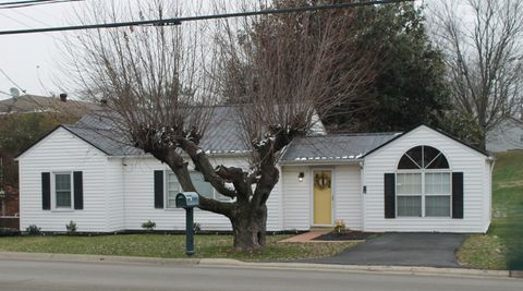 Photo of 209 Boggs Lane Boggs Lane, Richmond, KY 40475 (MLS # 25507378)