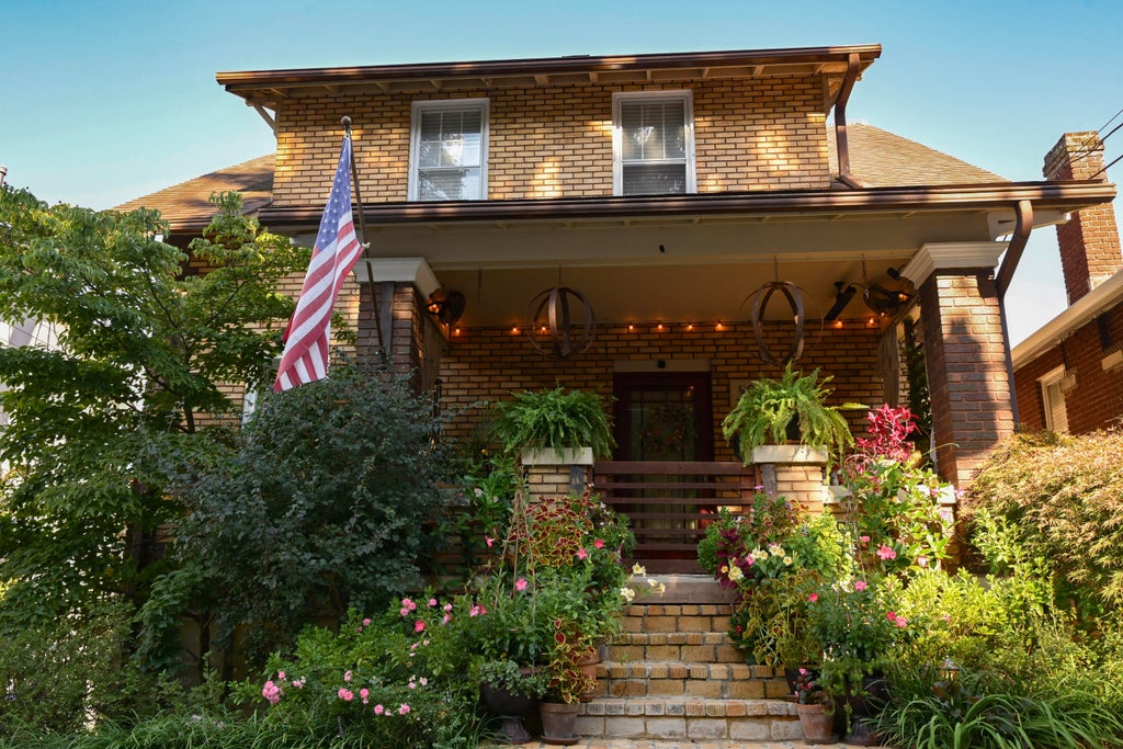 Photo of 399 Ewing Street, Frankfort, KY 40601 (MLS # 26025389)