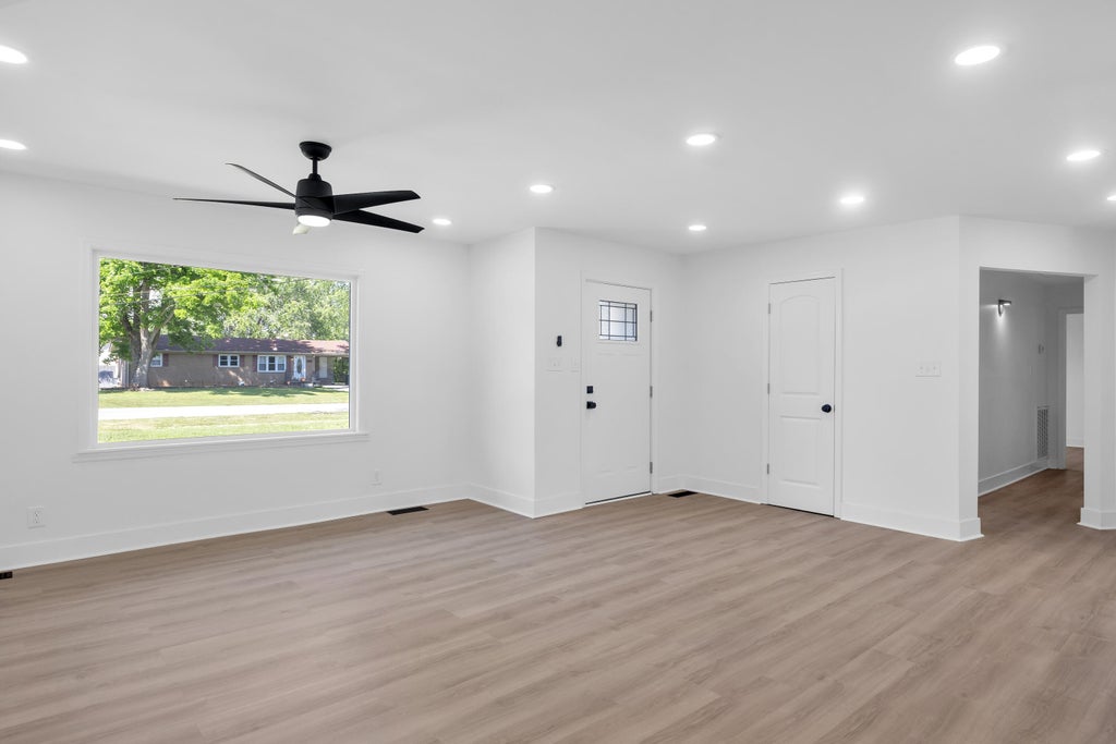 Photo of 507 Millbrooke Drive, Hopkinsville, KY 42240 (MLS # 26025614)