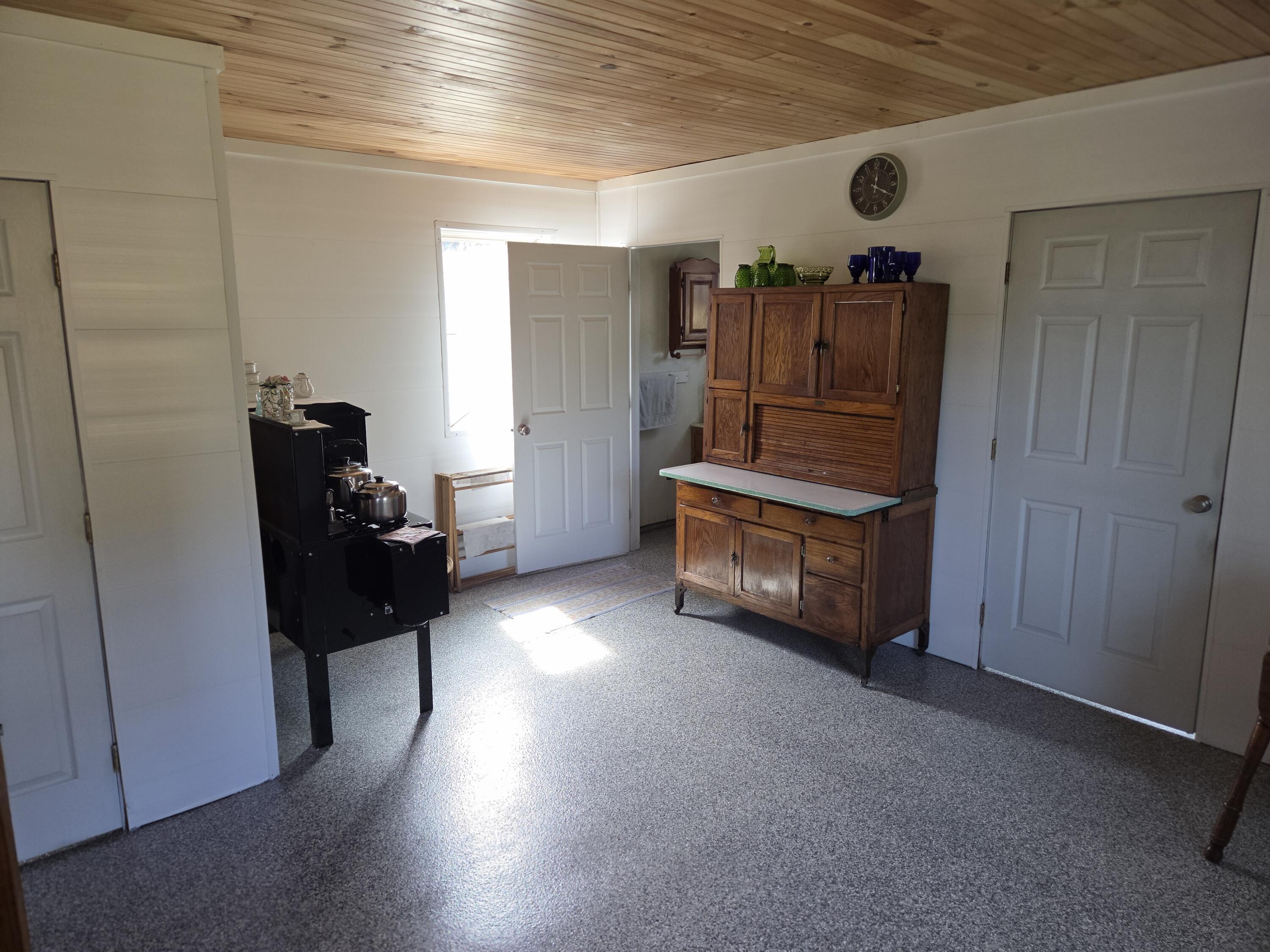 Owingsville, Kentucky, 40360, United States, 10 Bedrooms Bedrooms, ,Residential,Active,1996282