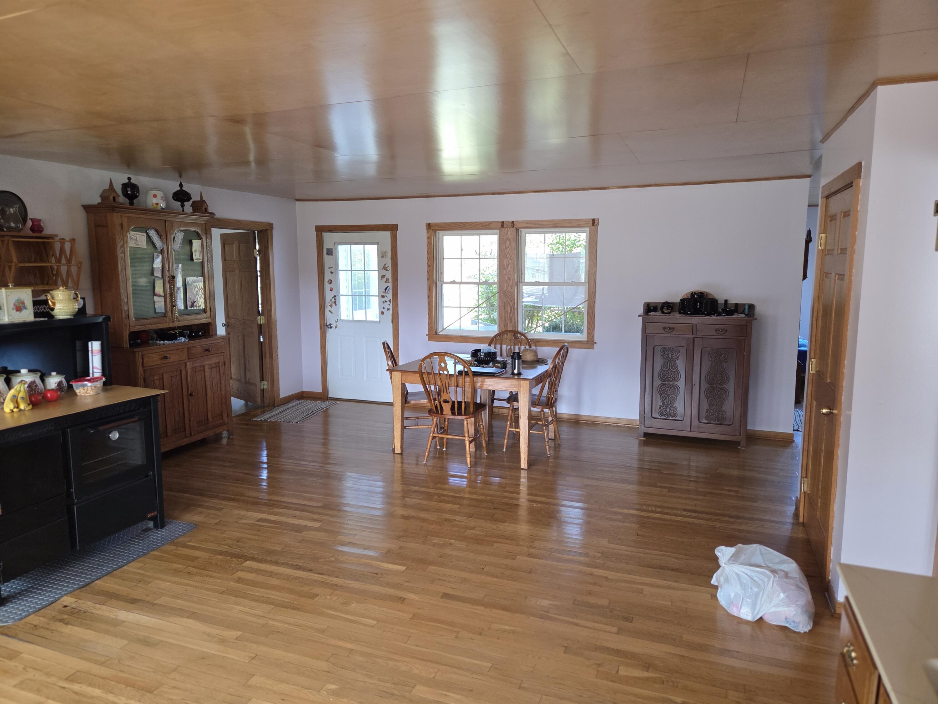 Owingsville, Kentucky, 40360, United States, 10 Bedrooms Bedrooms, ,Residential,Active,1996282