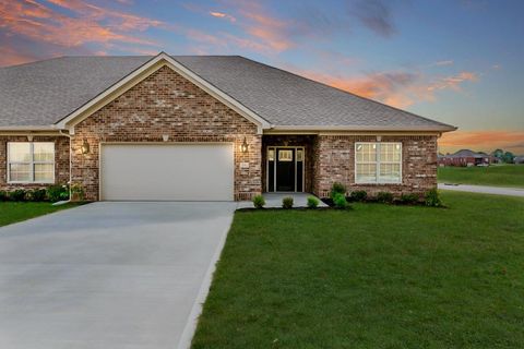 Photo of 917 Paddock Court, Richmond, KY 40475 (MLS # 25001830)
