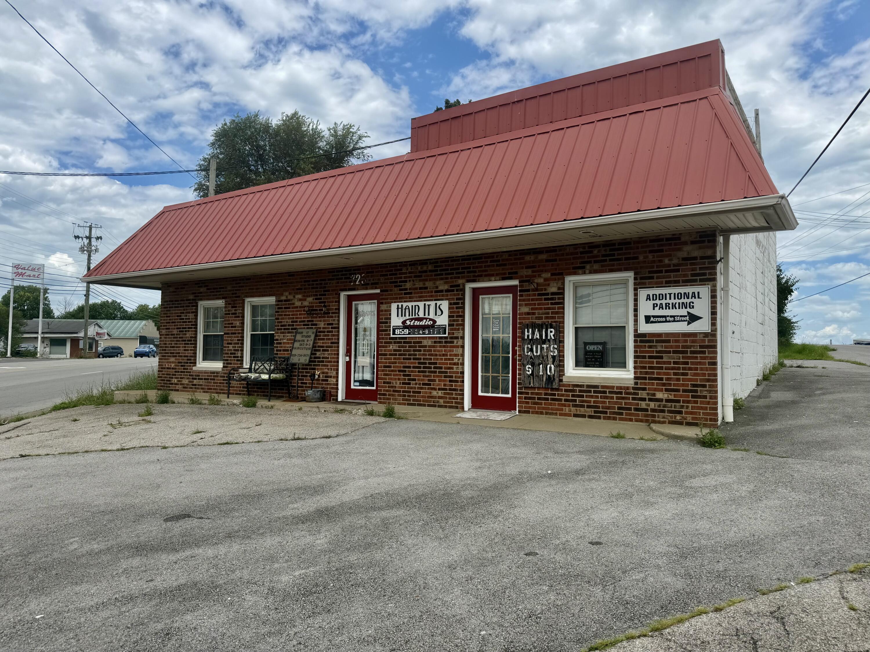 Photo 1 of 9 — 723 N College Street, Harrodsburg, KY 40330