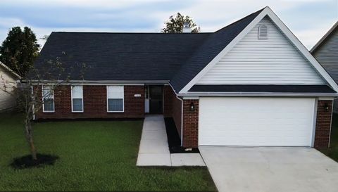 Photo of 116 Kensington Place, Richmond, KY 40475 (MLS # 25503489)