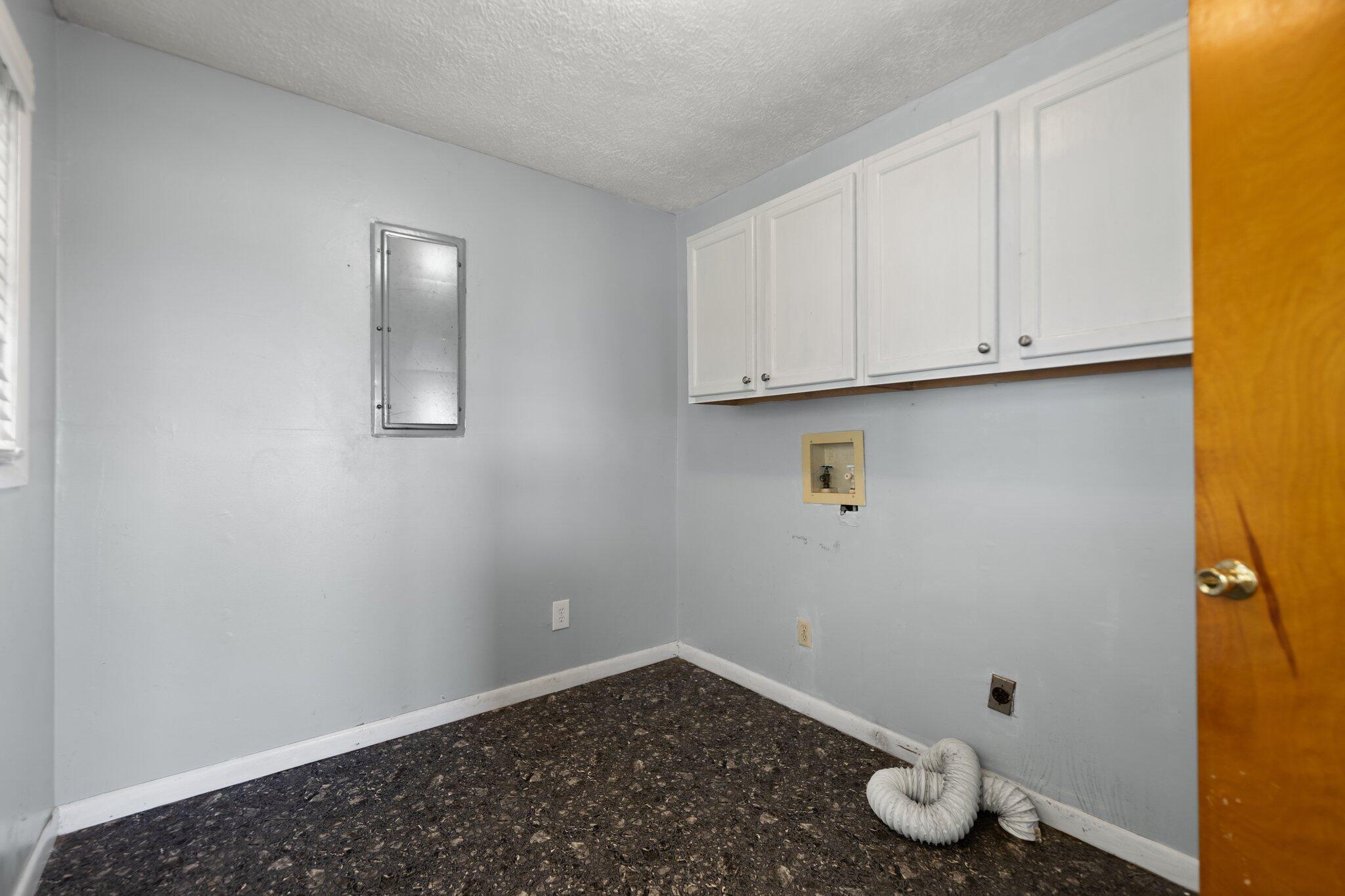 Beattyville, Kentucky 41311, United States, 3 Bedrooms Bedrooms, ,2 BathroomsBathrooms,Residential,Pending,51864