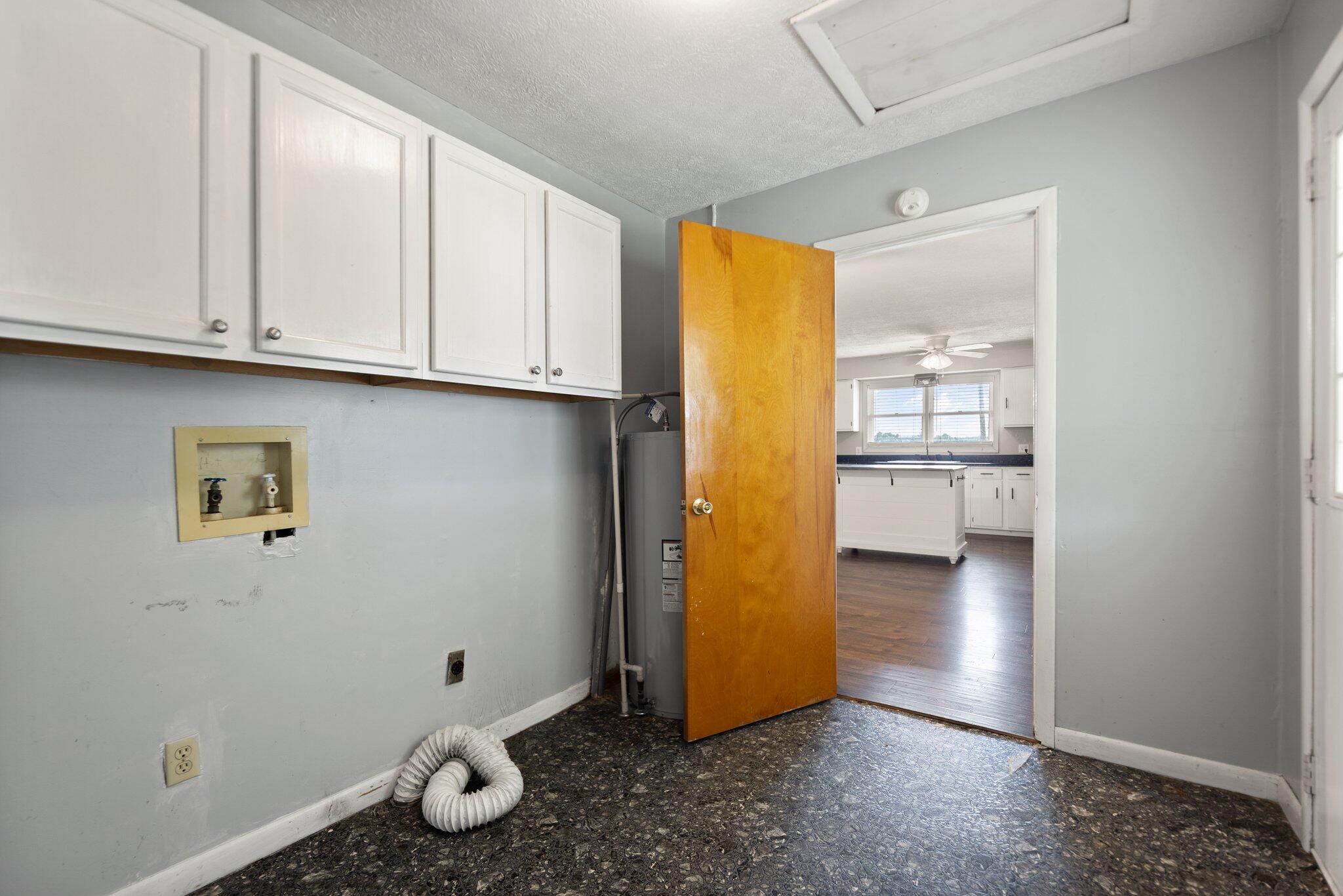 Beattyville, Kentucky 41311, United States, 3 Bedrooms Bedrooms, ,2 BathroomsBathrooms,Residential,Pending,51864