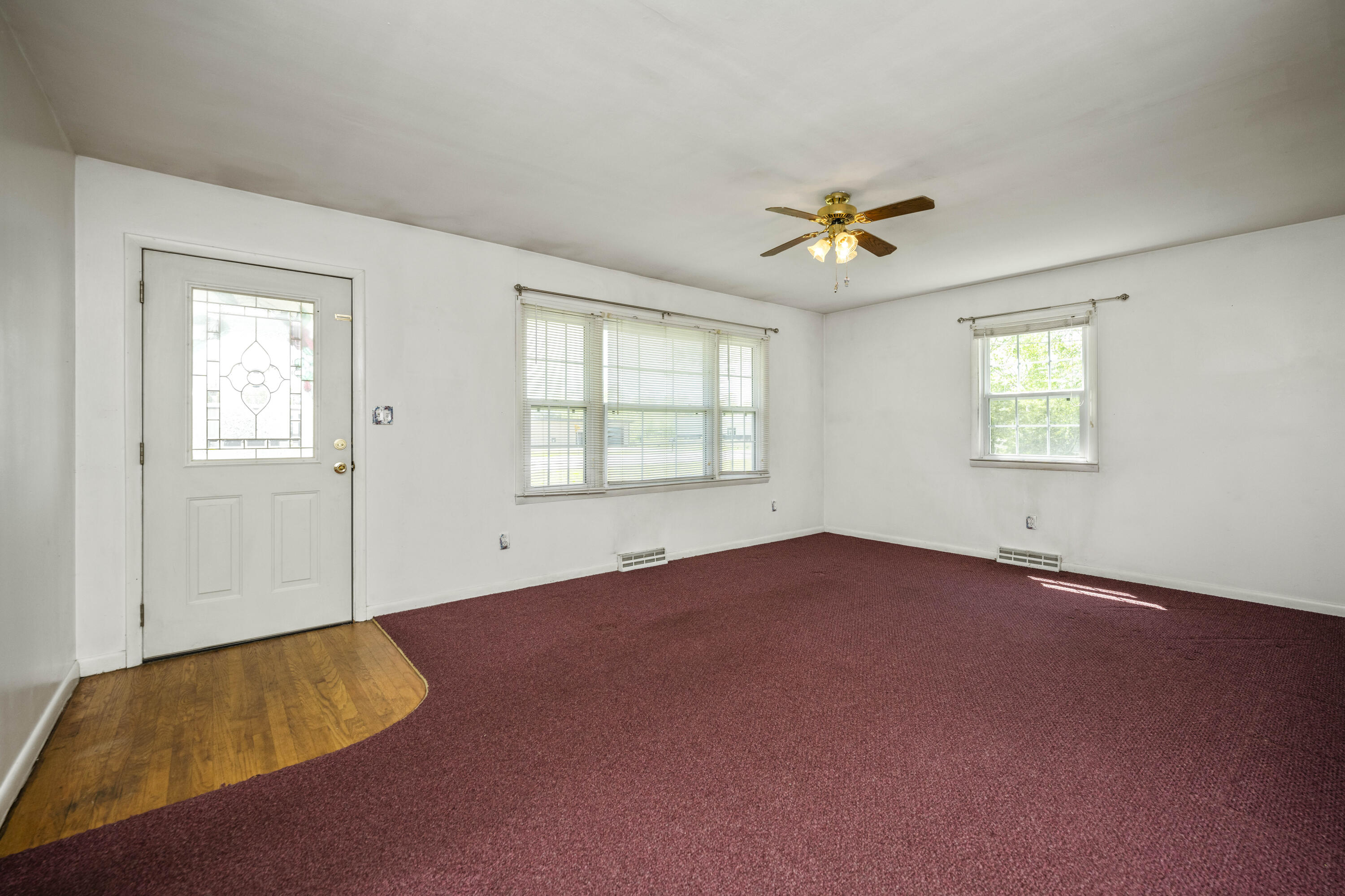 Richmond, Kentucky 40475, United States, 2 Bedrooms Bedrooms, ,1 BathroomBathrooms,Residential,Pending,119068