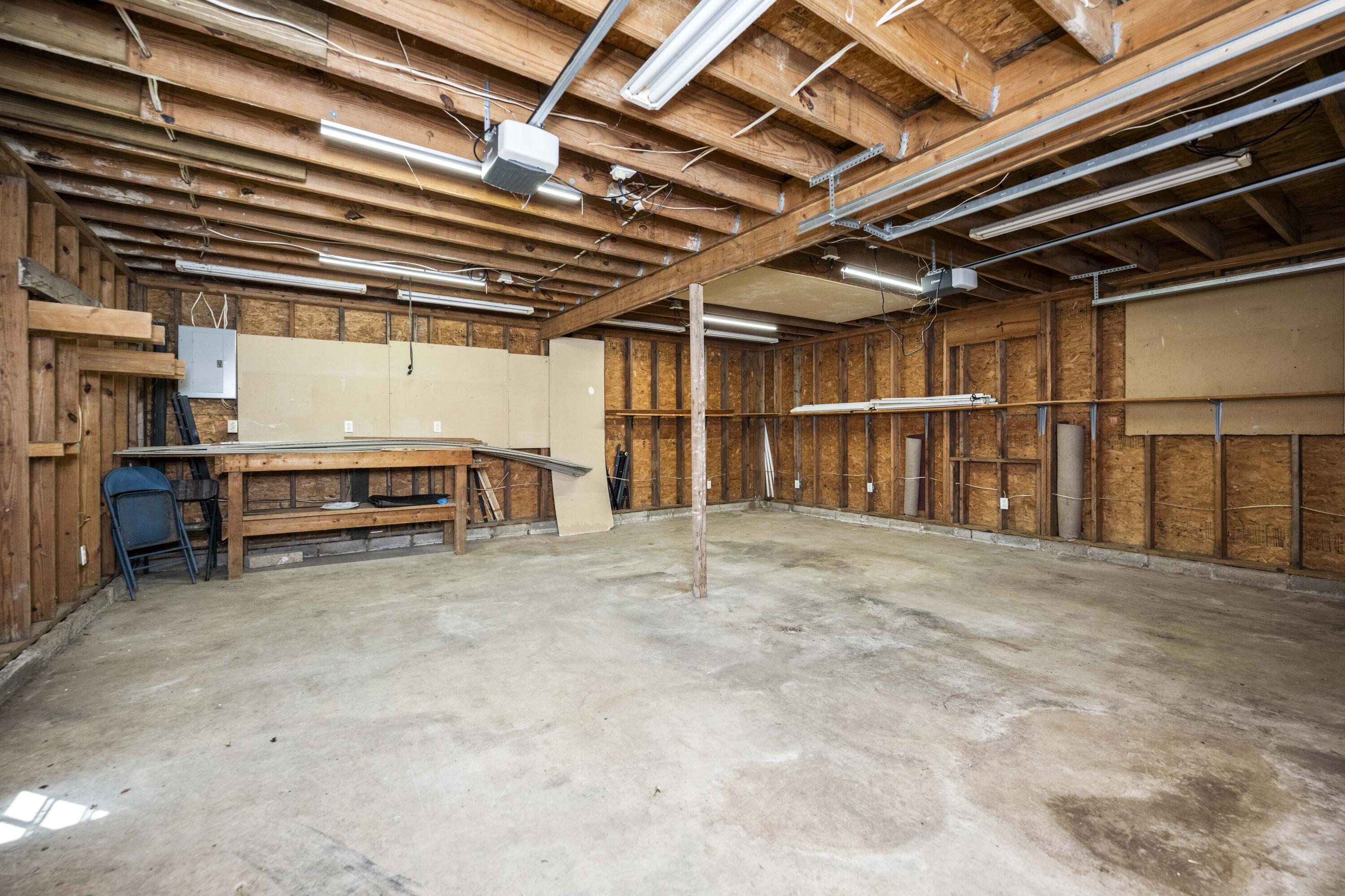 Richmond, Kentucky 40475, United States, 2 Bedrooms Bedrooms, ,1 BathroomBathrooms,Residential,Pending,119068