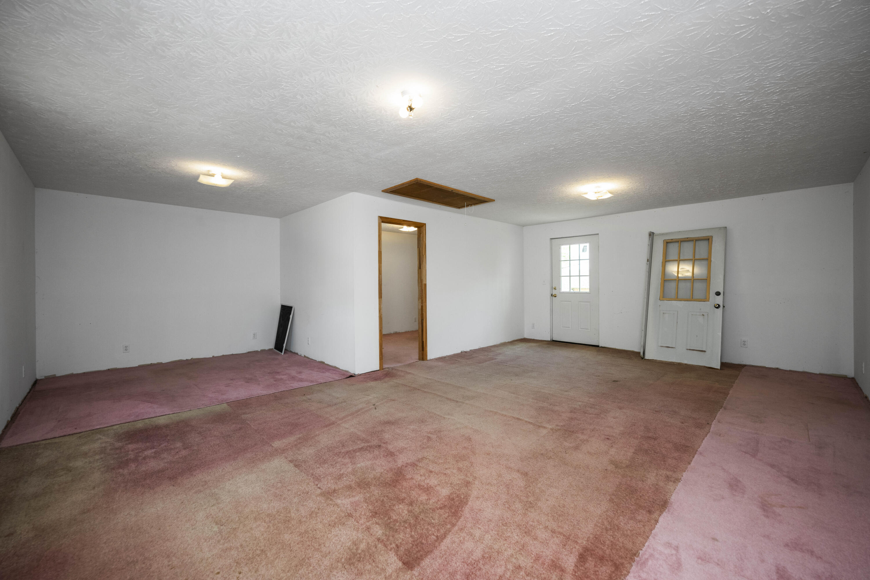 Richmond, Kentucky 40475, United States, 2 Bedrooms Bedrooms, ,1 BathroomBathrooms,Residential,Pending,119068