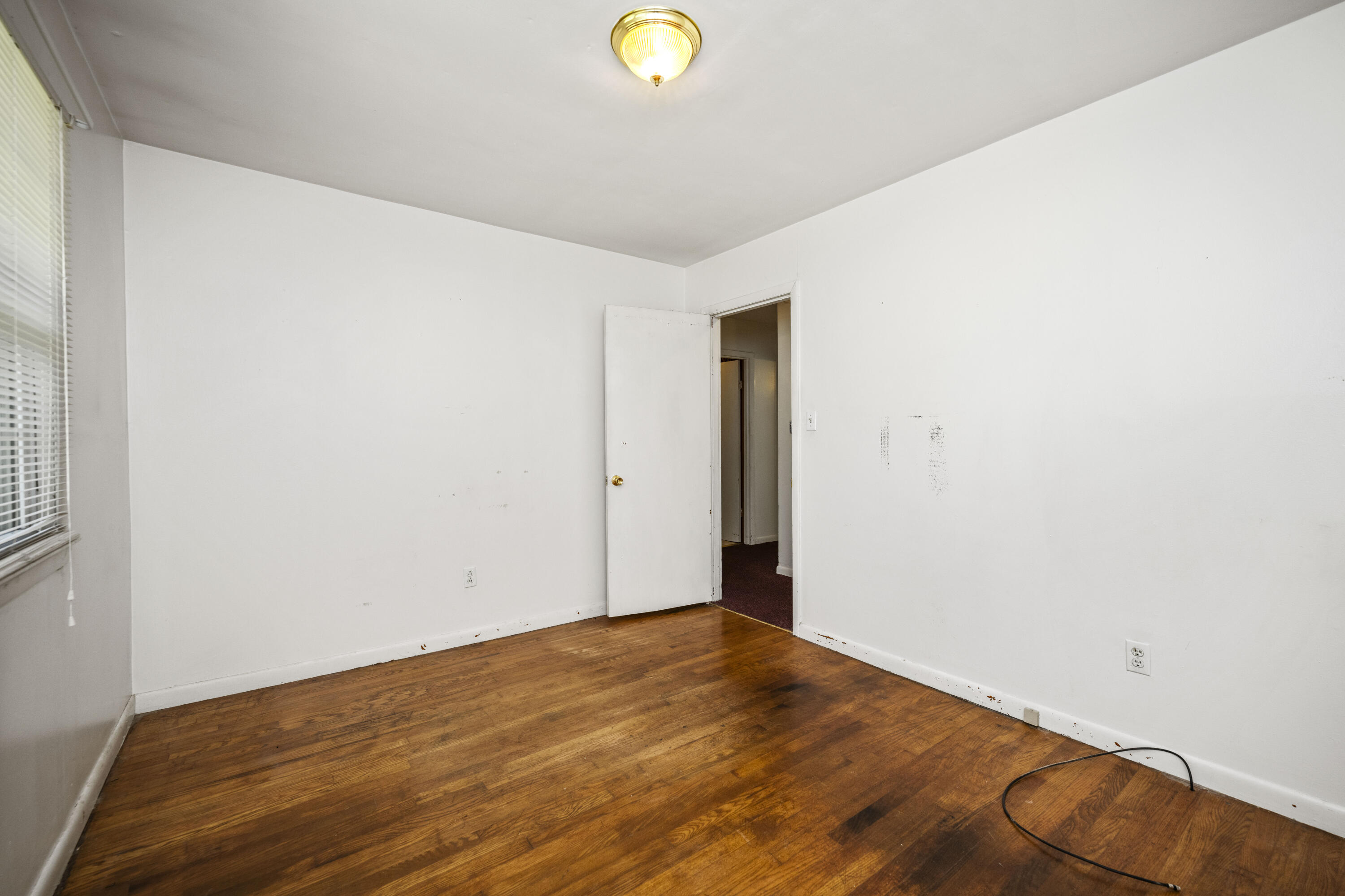 Richmond, Kentucky 40475, United States, 2 Bedrooms Bedrooms, ,1 BathroomBathrooms,Residential,Pending,119068