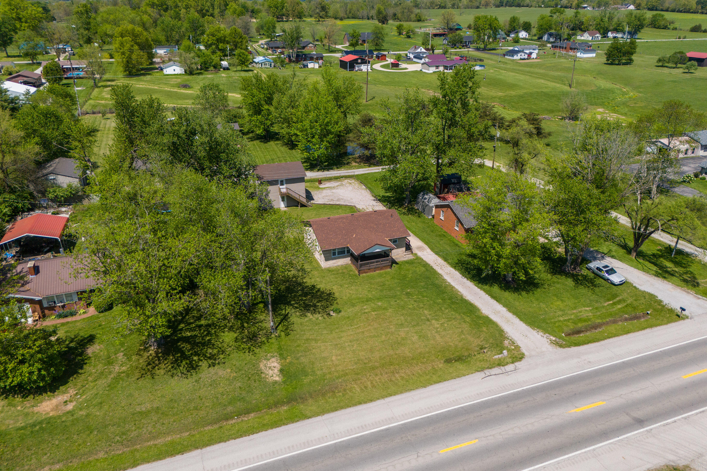 Richmond, Kentucky 40475, United States, 2 Bedrooms Bedrooms, ,1 BathroomBathrooms,Residential,Pending,119068