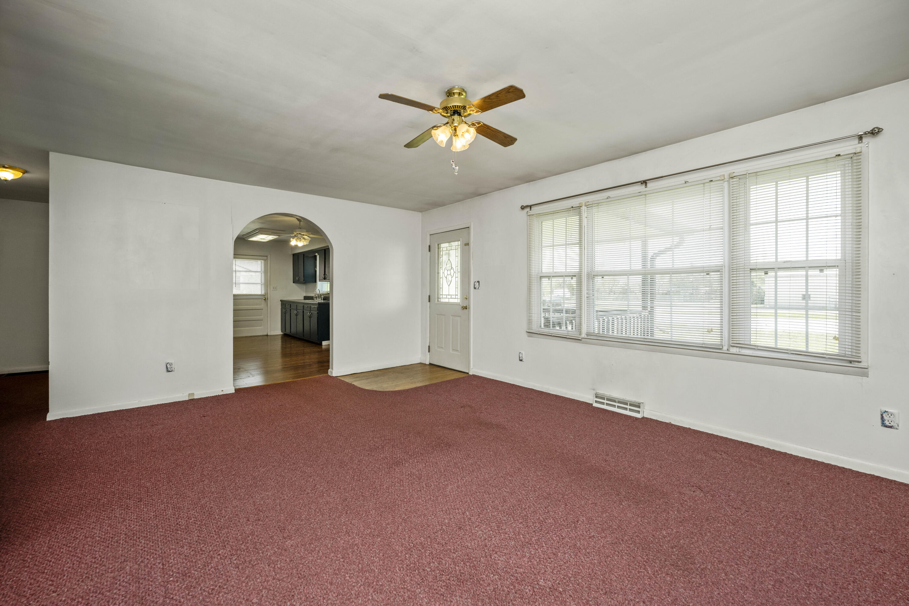 Richmond, Kentucky 40475, United States, 2 Bedrooms Bedrooms, ,1 BathroomBathrooms,Residential,Pending,119068