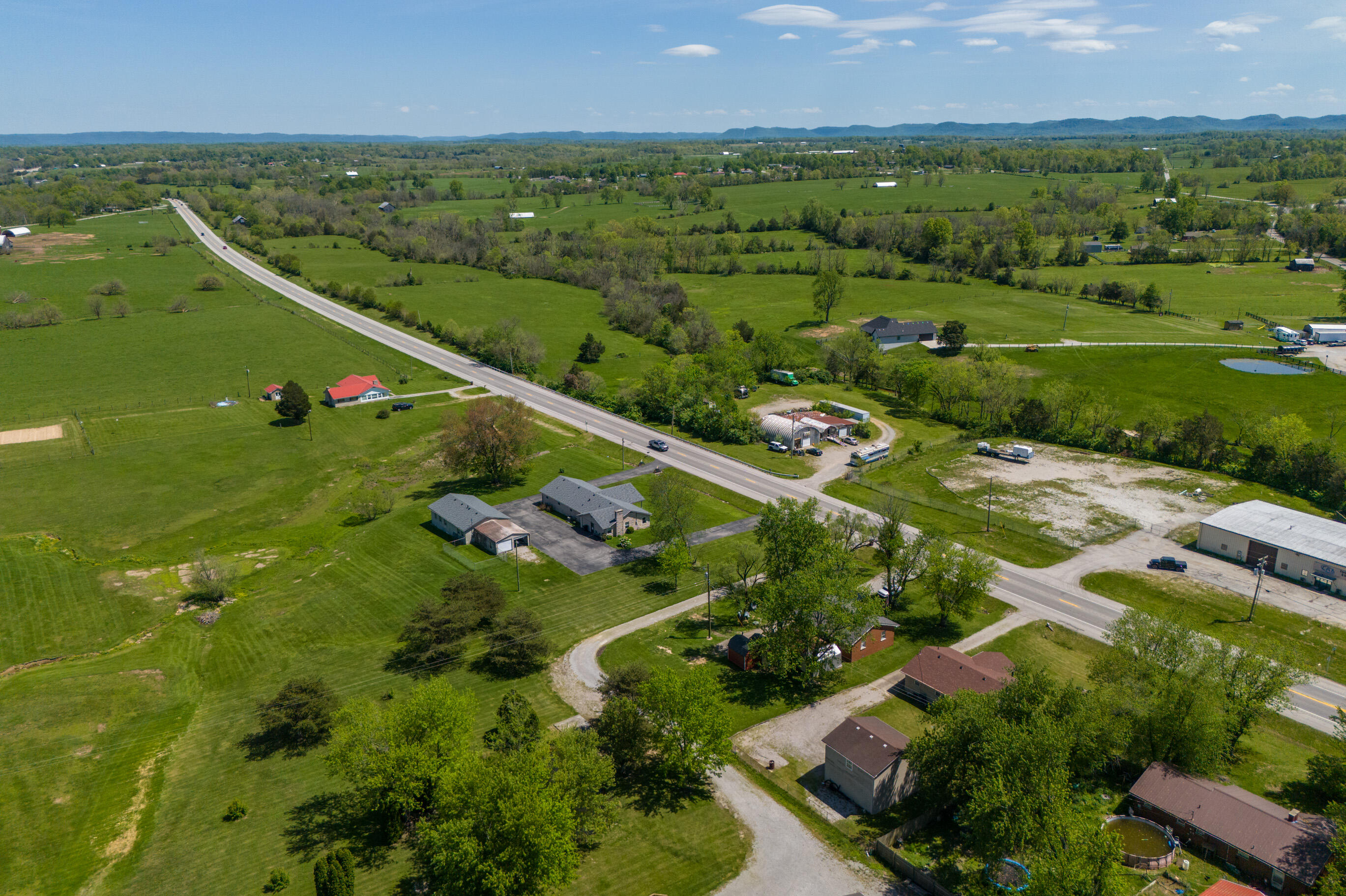 Richmond, Kentucky 40475, United States, 2 Bedrooms Bedrooms, ,1 BathroomBathrooms,Residential,Pending,119068