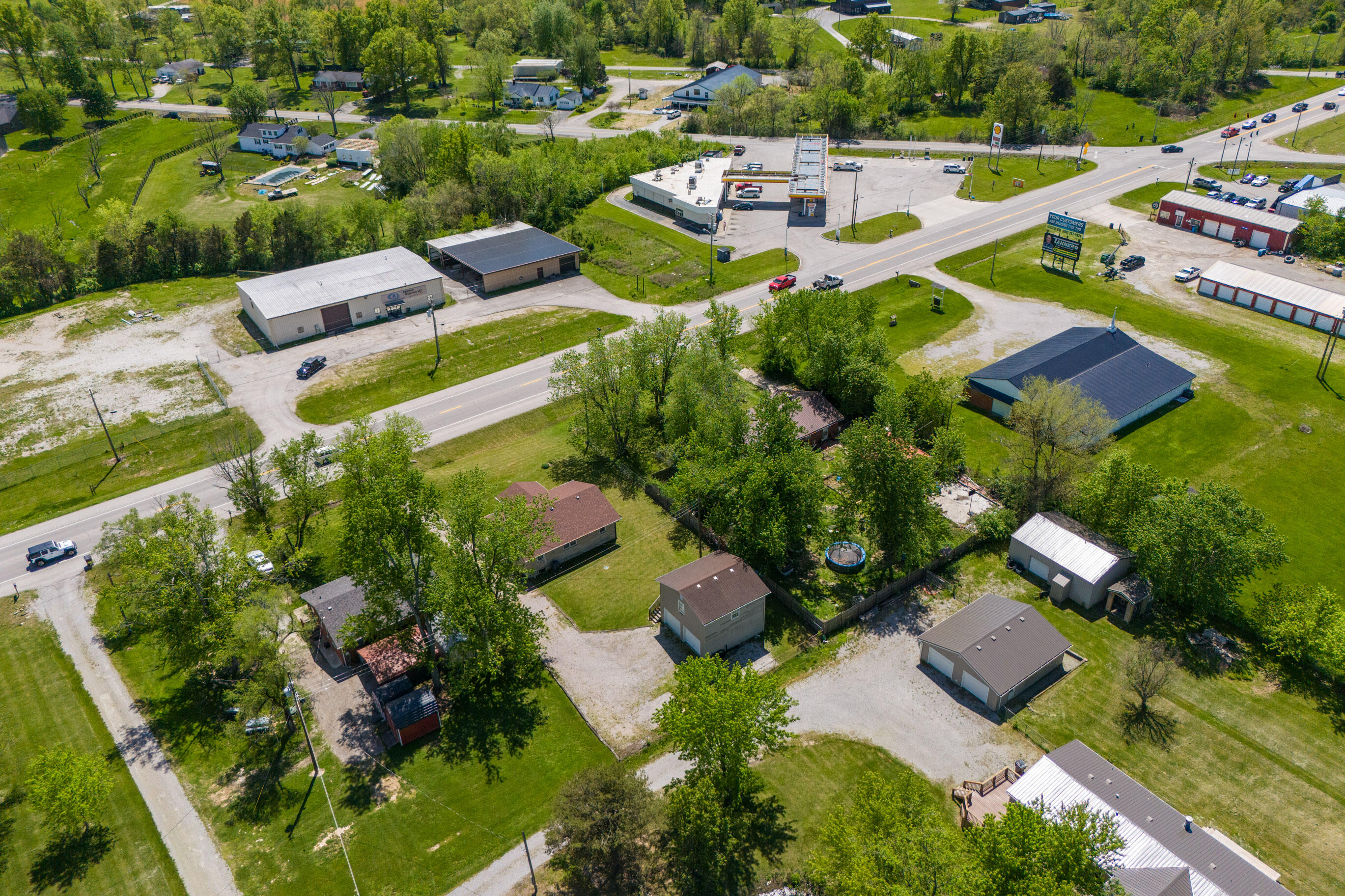 Richmond, Kentucky 40475, United States, 2 Bedrooms Bedrooms, ,1 BathroomBathrooms,Residential,Pending,119068