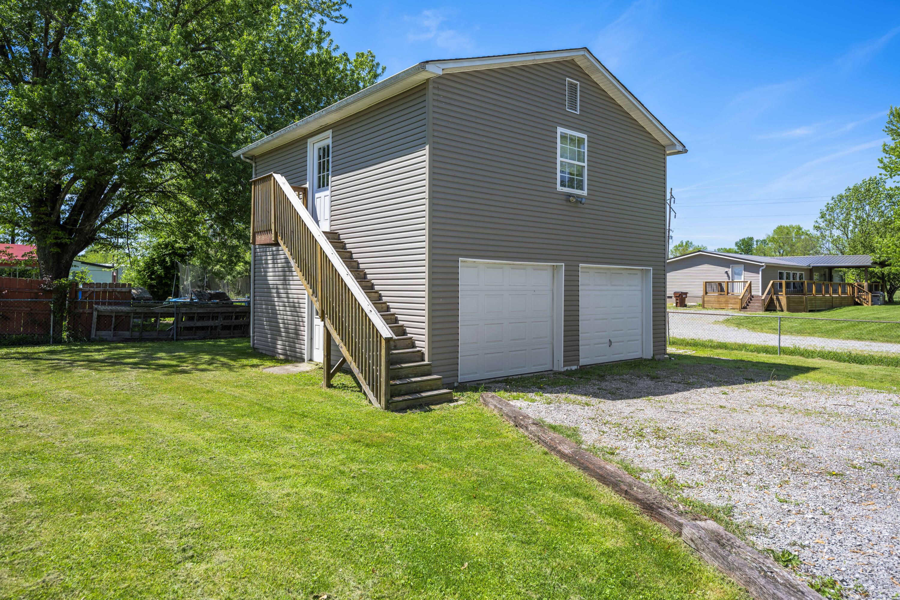 Richmond, Kentucky 40475, United States, 2 Bedrooms Bedrooms, ,1 BathroomBathrooms,Residential,Pending,119068