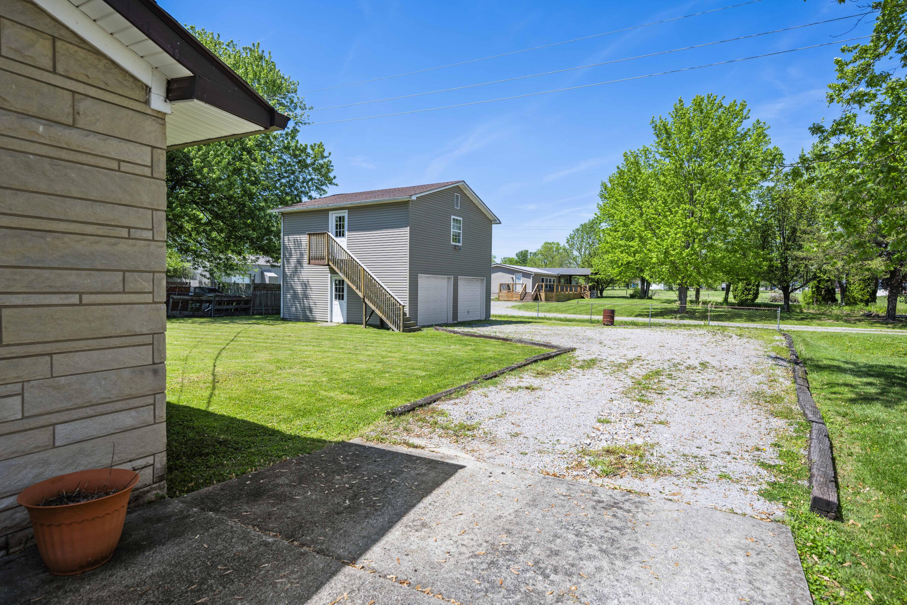 Richmond, Kentucky 40475, United States, 2 Bedrooms Bedrooms, ,1 BathroomBathrooms,Residential,Pending,119068